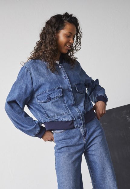 Sisters Point Garwin spijkerbomber