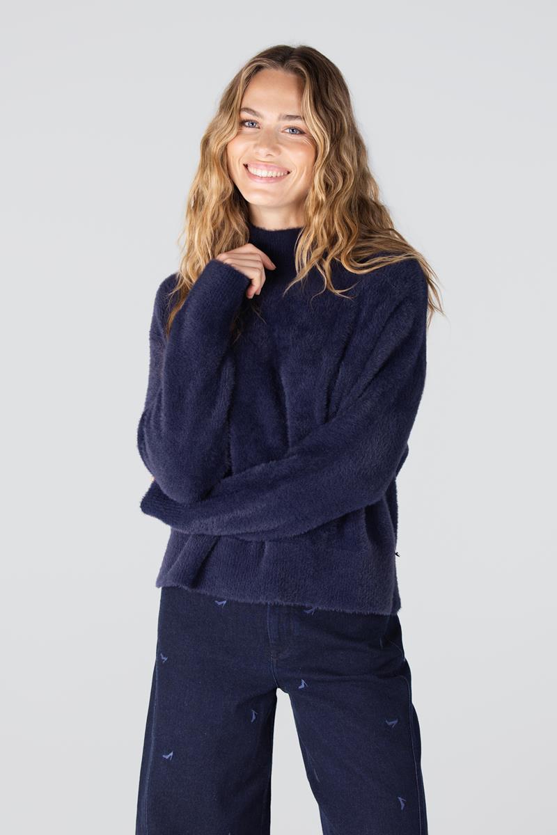 13508635-8719572186099_07