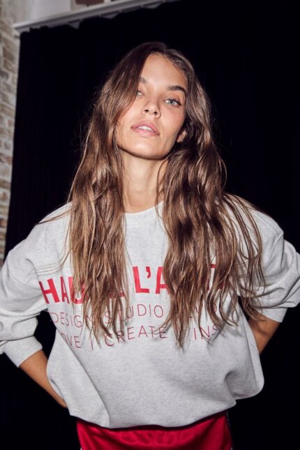 Haute L'Amitié studio logo sweat