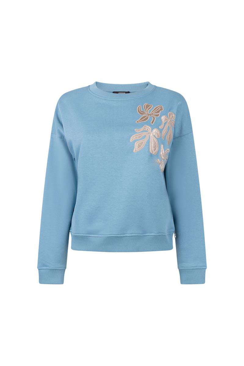 14438579-8719572192113_02