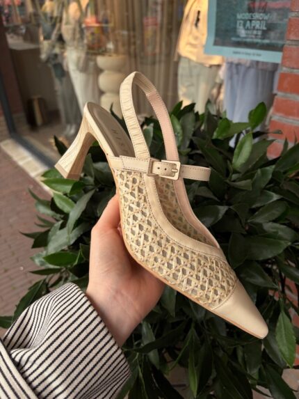 Hispanitas pump off white