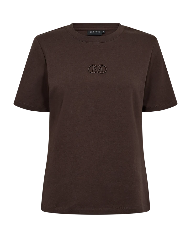 packshot_2_208311_2129_Front_1_CMMUSE-TEE_20Mulch_900x