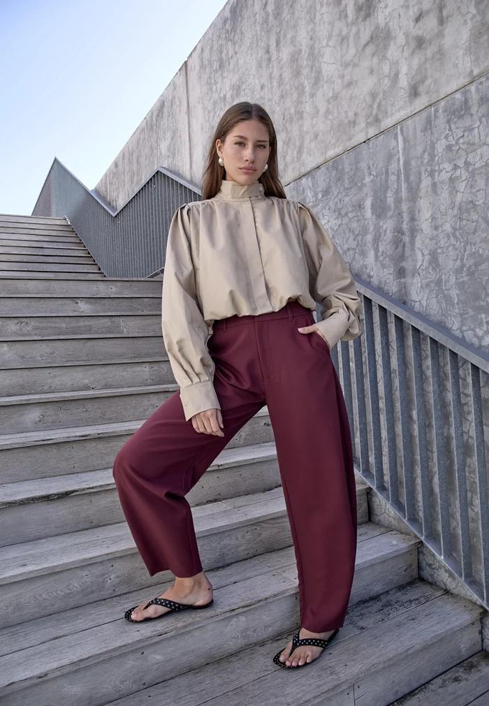 MSTindra_High_Waist_Pant-Pant-MI6905-4009_Andorra_Red-1